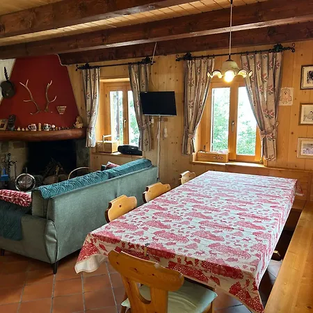 Galét Сasa de vacaciones Tirano